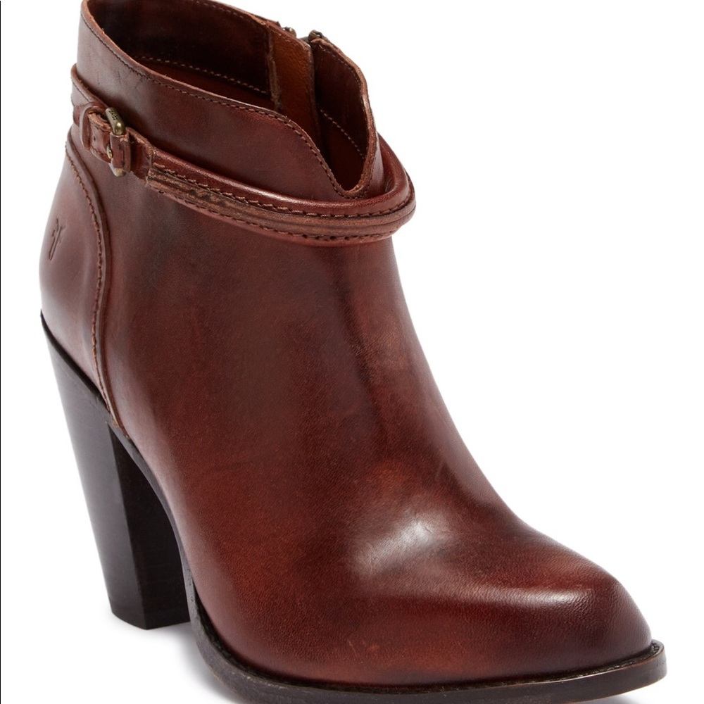 Frye brown Jenny seam short